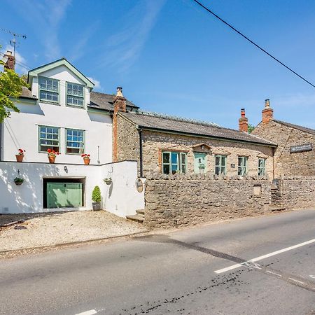 Broadrock Accommodation - Clock Cottage Chepstow Eksteriør bilde