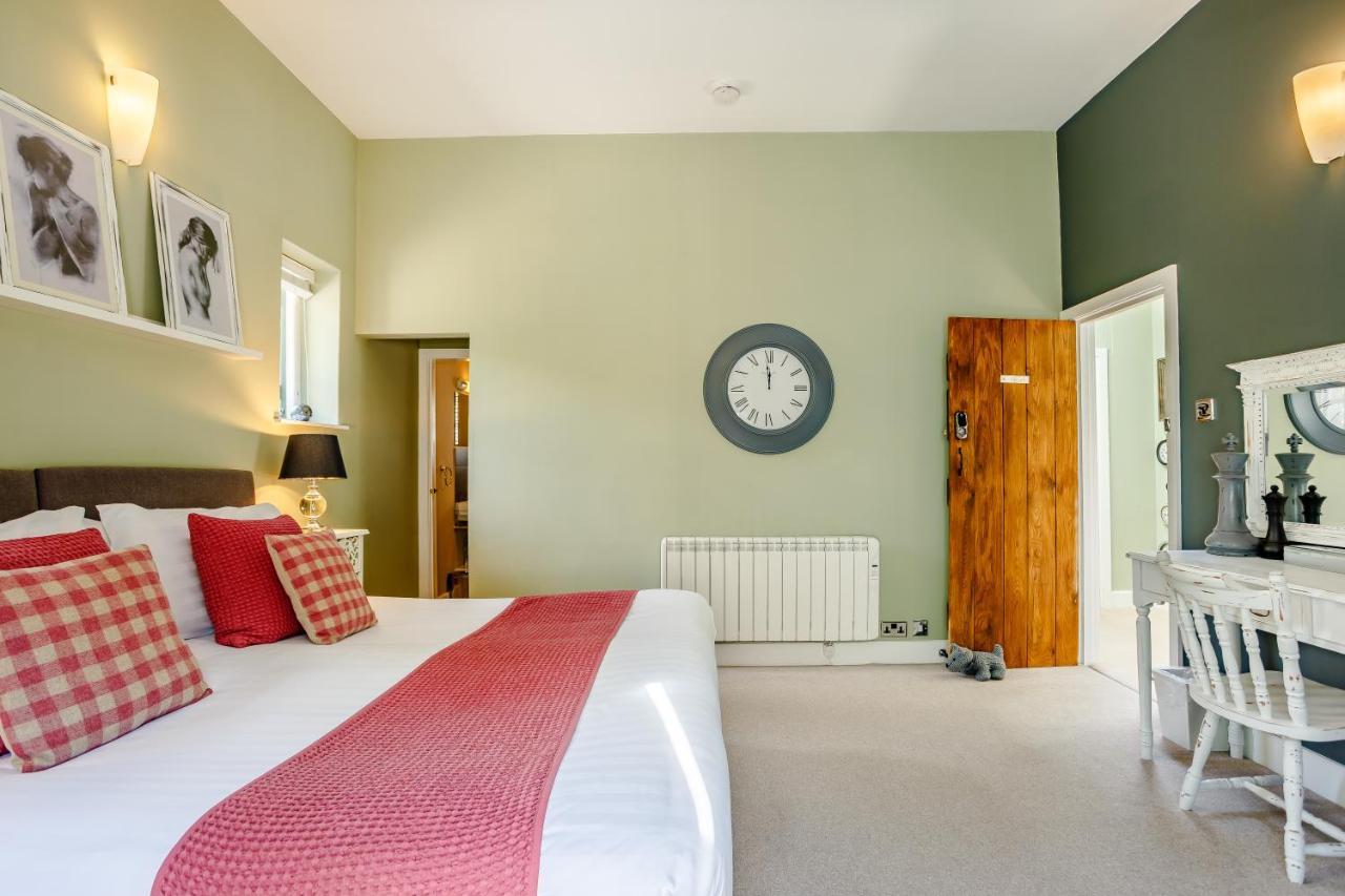 Broadrock Accommodation - Clock Cottage Chepstow Eksteriør bilde