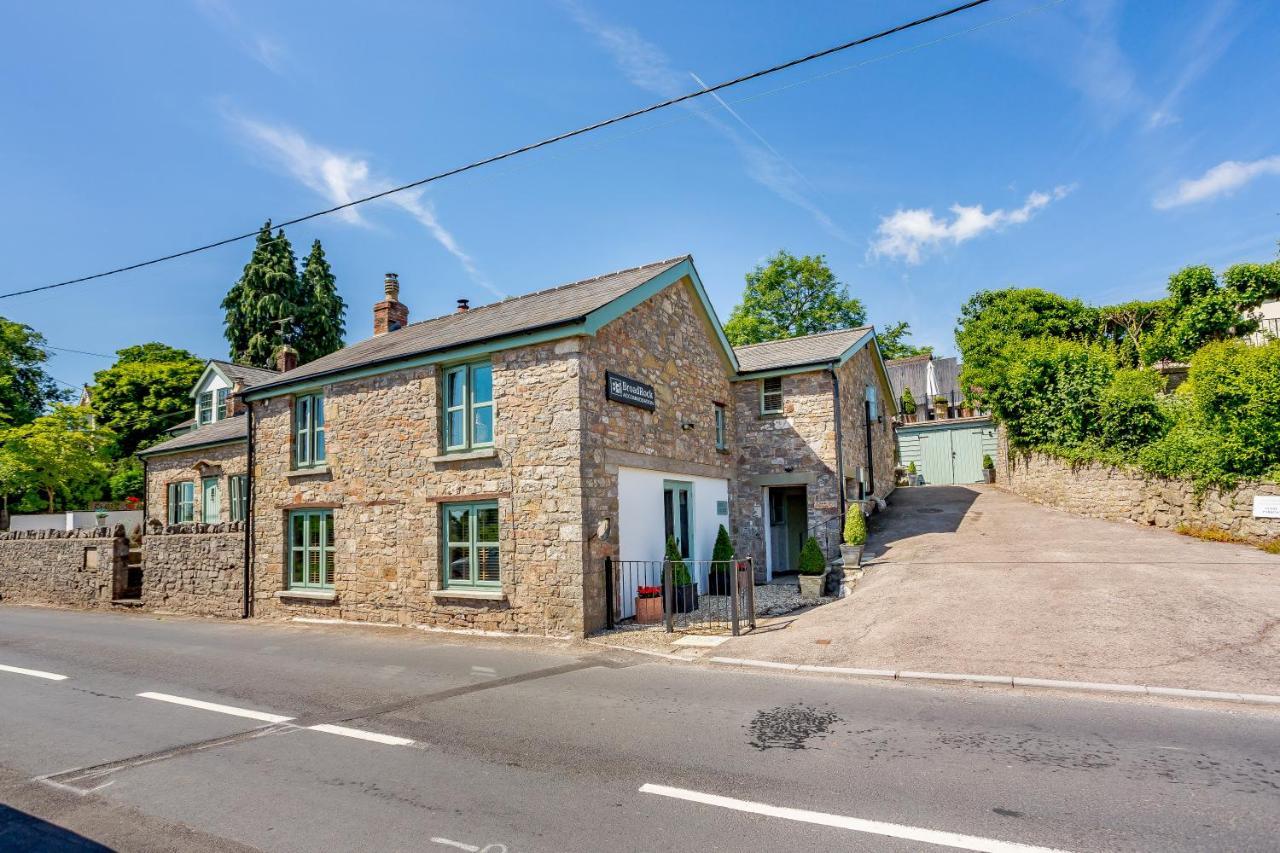 Broadrock Accommodation - Clock Cottage Chepstow Eksteriør bilde