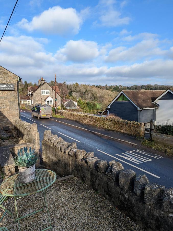 Broadrock Accommodation - Clock Cottage Chepstow Eksteriør bilde